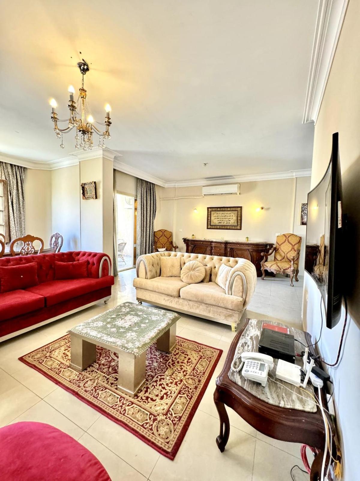 Stylish 2br Getaway In Prime New Location Apartamento Cairo
